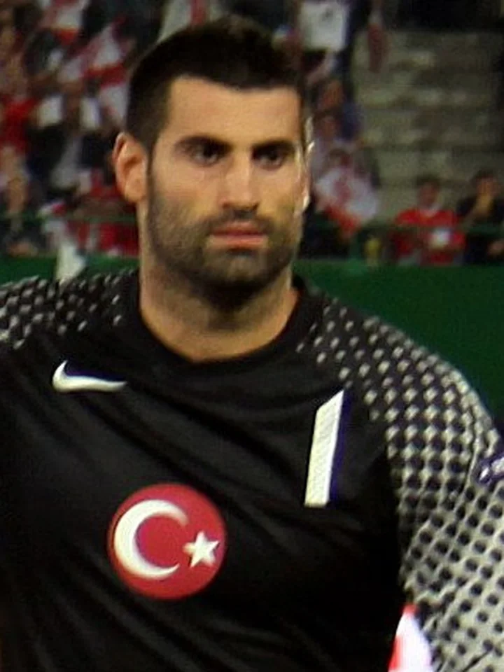 Portret Volkan Demirel